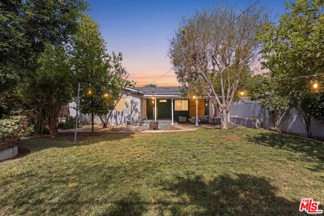 7048 Zelzah Avenue photo 31