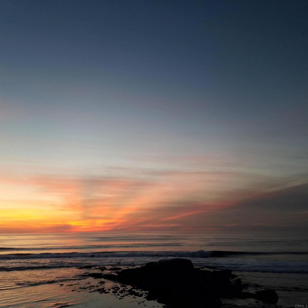 https://media.crmls.org/mediaz/53dd302d-dc5b-4ddb-84f6-5856e79fec8a.jpg?preset=X-Large
