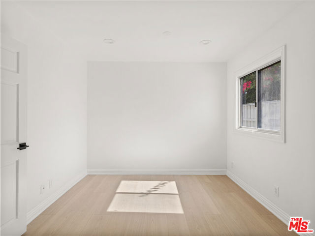 9606 Arby Drive, Beverly Hills CA: https://media.crmls.org/mediaz/53dd3b39-2aa5-4705-861e-719b44cfcb97.jpg