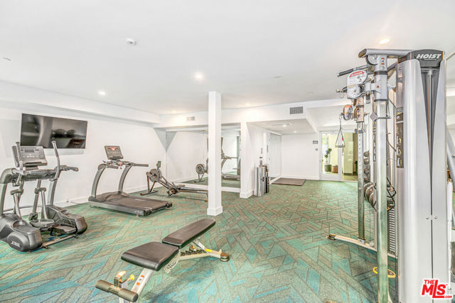 5801 Camerford Avenue, Los Angeles CA: https://media.crmls.org/mediaz/53dd52a0-1351-4b9d-91dd-29d0a6647261.jpg