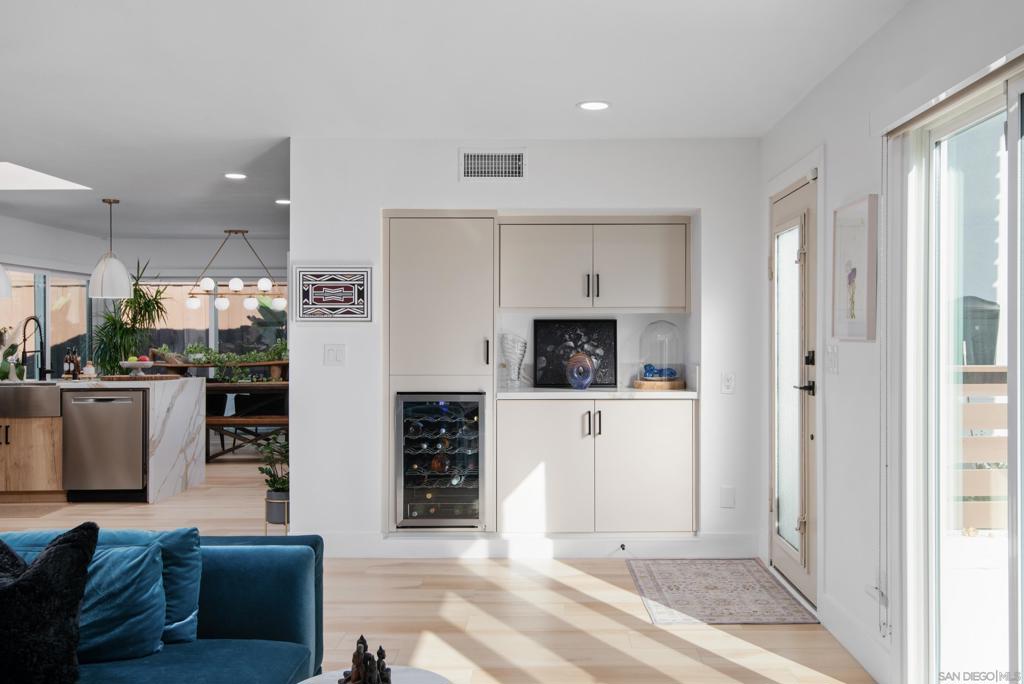 MLS #250035997SD img 3