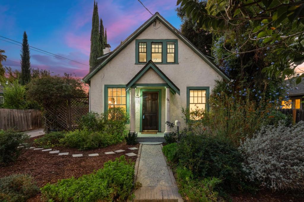 841 Willis Avenue