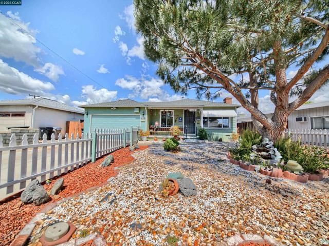 848 Linda Vista Street, San Jose CA: https://media.crmls.org/mediaz/53dda769-9ba5-4650-8bc8-e83d65561e0b.jpg