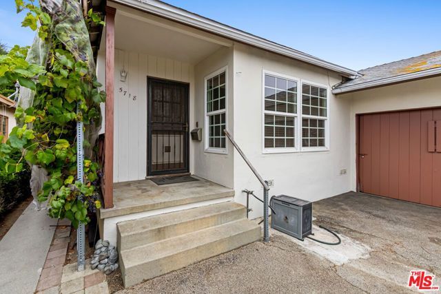5718 Eveward Road, Culver City CA: https://media.crmls.org/mediaz/53df1a94-ef19-419e-b555-aa64b1ff11ed.jpg