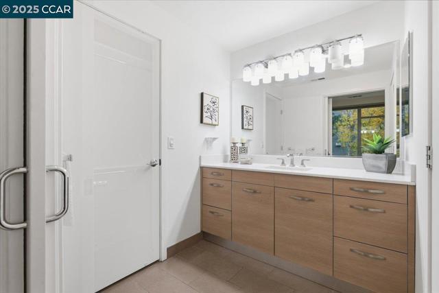 555 Ygnacio Valley Rd, Walnut Creek CA: https://media.crmls.org/mediaz/53df301a-db2e-431e-b521-828b8e73d9bd.jpg