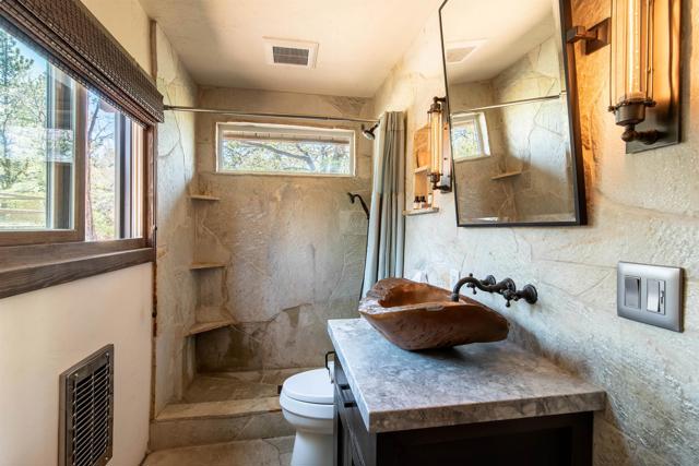 MLS #250037744SD image #17