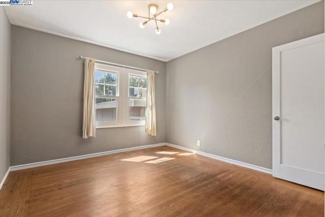 137 Viewmont Ave, Vallejo CA: https://media.crmls.org/mediaz/53dfd06b-3aa1-44f4-b5cc-97d3fef8ea4e.jpg