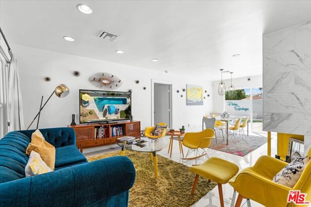 3963 E Calle San Antonio, Palm Springs, CA 92264