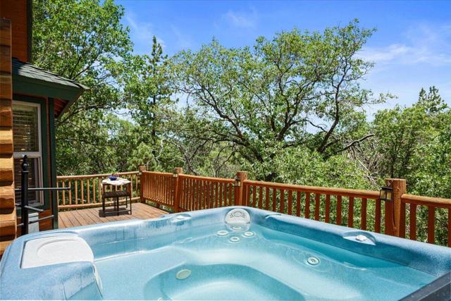 1351 Balsam Drive, Big Bear CA: https://media.crmls.org/mediaz/53e015da-4399-491e-9864-a68dad14bf1e.jpg