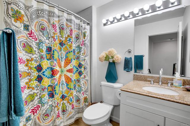 Detail Gallery Image 14 of 23 For 3380 Caminito Gandara, La Jolla,  CA 92037 - 3 Beds | 2/1 Baths