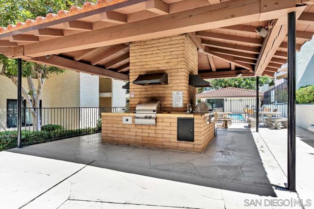 4245 Asher St, San Diego CA: https://media.crmls.org/mediaz/53e0c2dc-4f0b-445d-971d-0638c489e631.jpg
