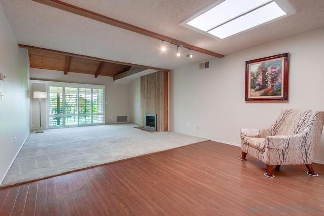1976 Fairway Circle, San Marcos CA: https://media.crmls.org/mediaz/53e0fabd-2b11-4ceb-b62b-9d8ac3dfe8b9.jpg