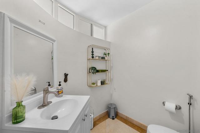 9351 La Jolla Farms Rd, San Diego CA: https://media.crmls.org/mediaz/53e208b5-5a93-443b-be69-4d93db196c66.jpg