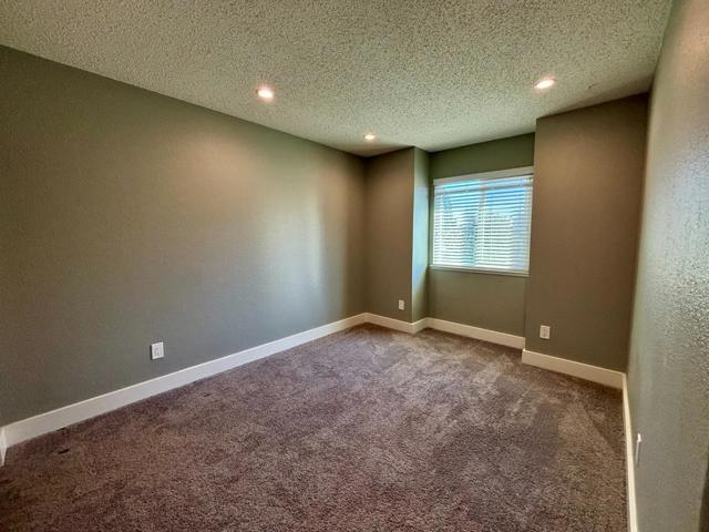 7592 Deltawind Drive, Sacramento CA: https://media.crmls.org/mediaz/53e21c76-fd48-45e4-ab7a-af15b8fa1019.jpg