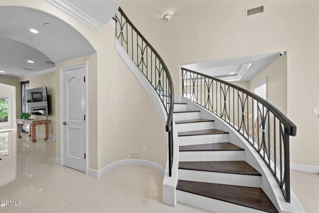 Detail Gallery Image 35 of 73 For 3263 New York Dr, Pasadena,  CA 91107 - 7 Beds | 5/1 Baths