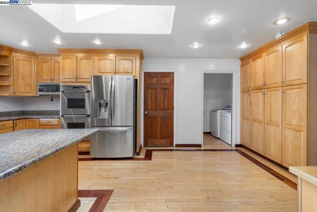 3491 Middleton Ave, Castro Valley CA: https://media.crmls.org/mediaz/53e2b98e-5f02-46db-8b18-d8436591b306.jpg
