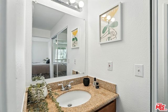 830 W Lincoln Avenue, Escondido CA: https://media.crmls.org/mediaz/53e2c70b-99a2-4b49-990e-485dff8daeef.jpg