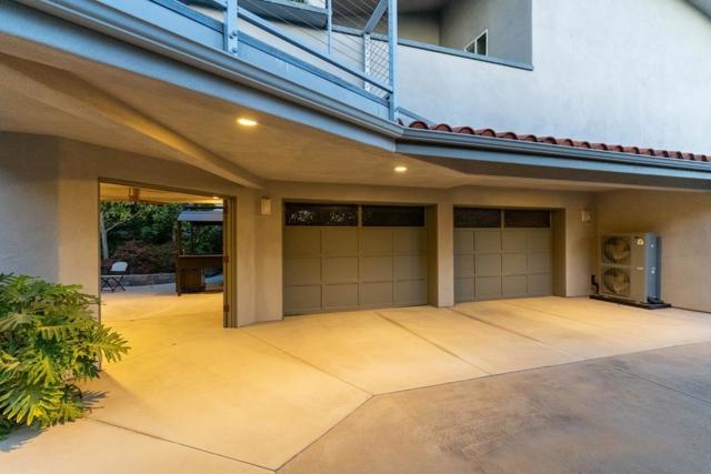 907 Ridge Heights Road, Fallbrook CA: https://media.crmls.org/mediaz/53e3428b-0256-4ca5-8501-dde55546fc25.jpg