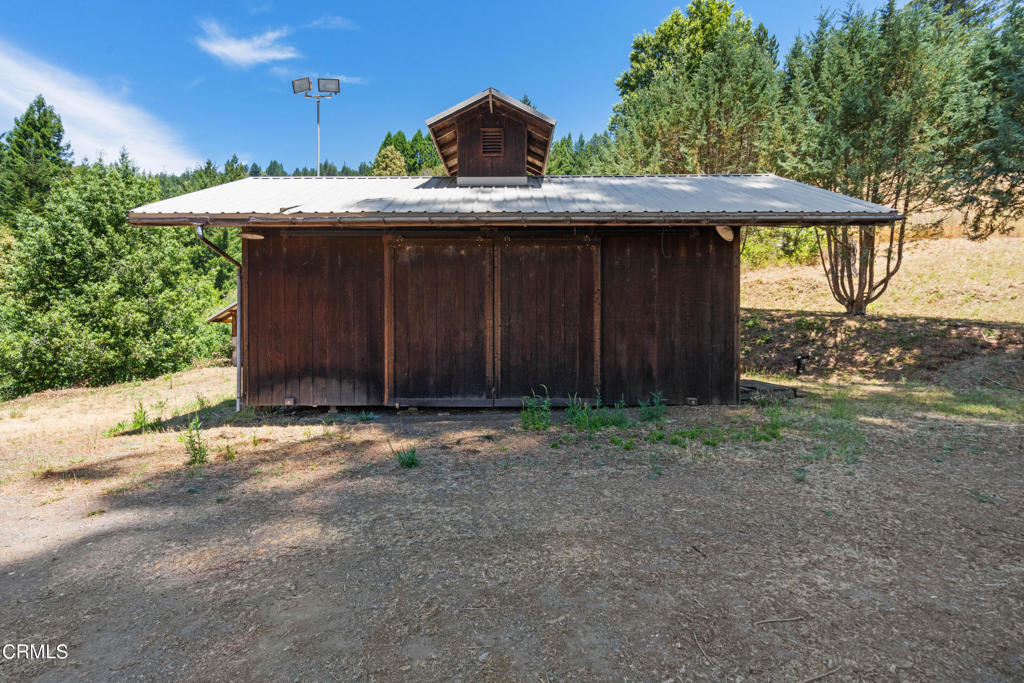 https://media.crmls.org/mediaz/53e36b09-a214-4d0a-b9f7-59aa62cb8d7a.jpg?preset=X-Large