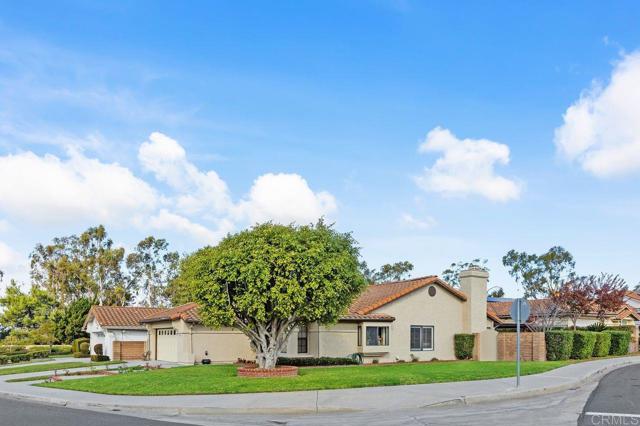 Detail Gallery Image 3 of 40 For 2028 Columbus Way, Vista,  CA 92081 - 2 Beds | 2 Baths