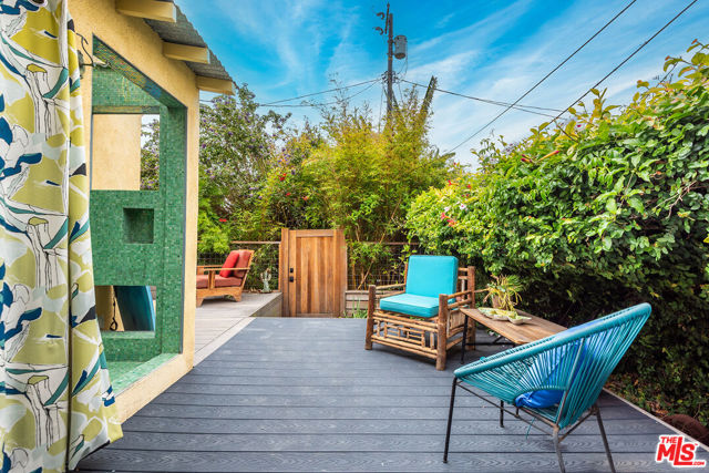 3761 Ashwood Avenue, Los Angeles CA: https://media.crmls.org/mediaz/53e4e344-d81a-4972-a748-ddf88a3fa843.jpg