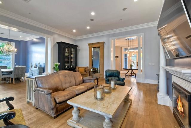 Detail Gallery Image 12 of 71 For 2507 Walinca Way, Vista,  CA 92084 - 4 Beds | 4 Baths