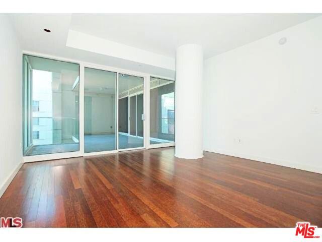 6250 Hollywood Boulevard, Los Angeles CA: https://media.crmls.org/mediaz/53e52e0d-612f-4d02-88a6-f4f1a03a53b9.jpg