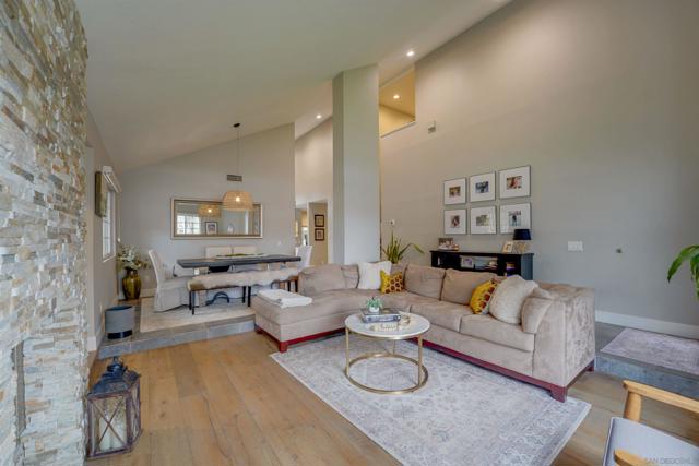 Image 4 of 33 For 11695 Scripps Lake Drive