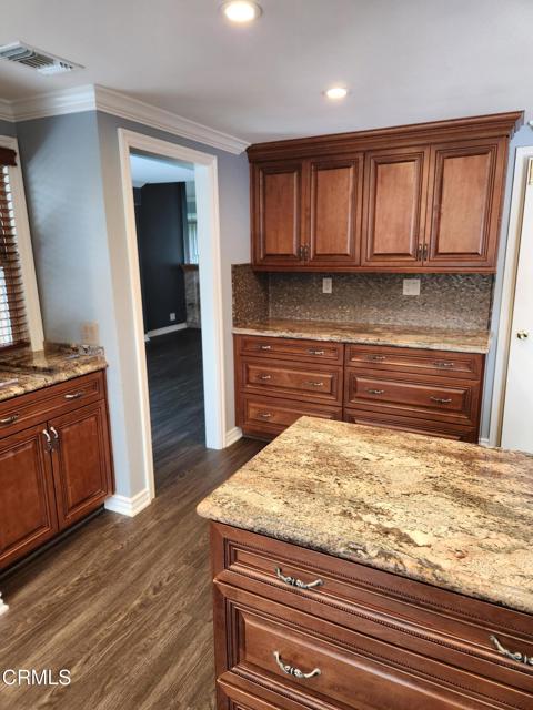 13644 Deering Lane, Moorpark CA: https://media.crmls.org/mediaz/53e5bf40-bd94-4b77-9c72-4d2bcea0ea0e.jpg