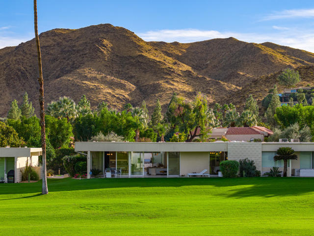 399 Desert Lakes Drive, Palm Springs CA: https://media.crmls.org/mediaz/53e72cb9-4288-470f-9062-72d302e04c69.jpg