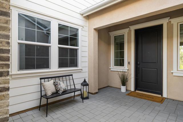 17582 Boca Raton Ln, Poway CA: https://media.crmls.org/mediaz/53e7523a-bce8-4f4b-80ec-d48369ab46d5.jpg