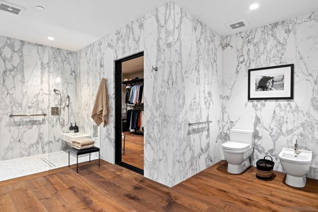 2500 6th Ave, San Diego CA: https://media.crmls.org/mediaz/53e7c03e-57a9-4e69-9694-e2d569a27a03.jpg