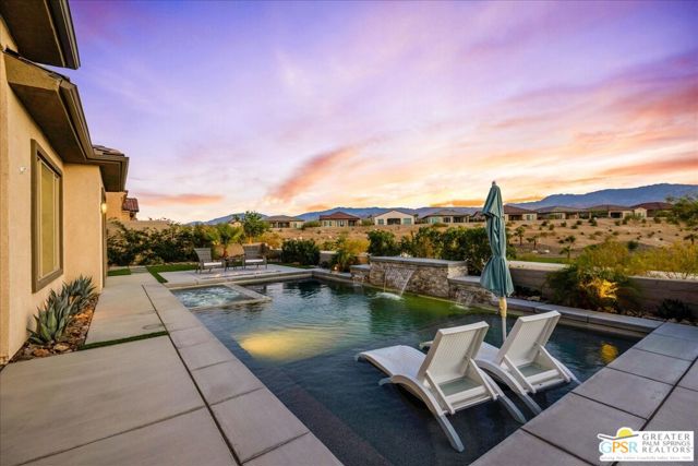61 Zinfandel, Rancho Mirage CA: https://media.crmls.org/mediaz/53e7e3a3-b050-435c-958b-9390e90d3a9a.jpg