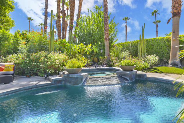 58 Sutton Place E, Palm Desert, CA 92211