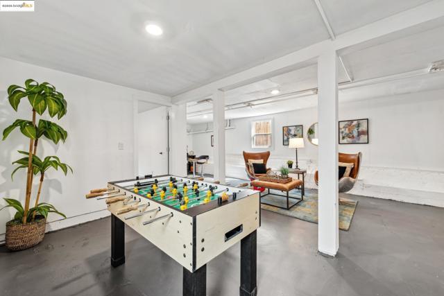 Image 36 of 59 For 934 Apgar St