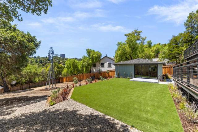 522 Summit Drive, Redwood City CA: https://media.crmls.org/mediaz/53e87328-a50a-4a3a-98e1-2422d82ecf20.jpg