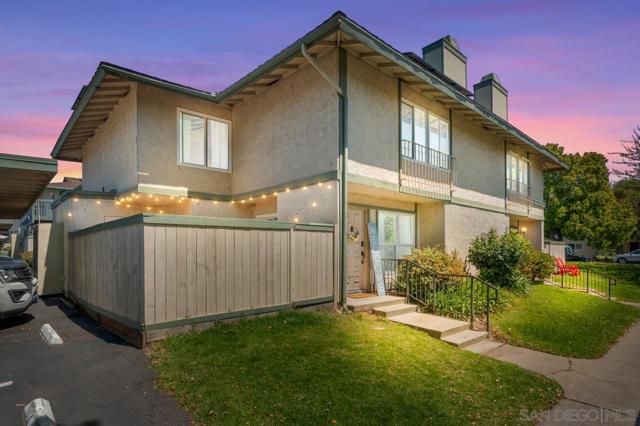 10155 Caminito Volar, San Diego CA: https://media.crmls.org/mediaz/53e92965-4fb3-4fad-b275-462d0f24dd28.jpg