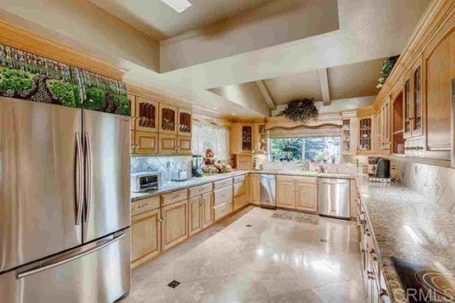 2081 Elevado Road, Vista CA: https://media.crmls.org/mediaz/53e9b9c4-ff25-4437-8ca7-b808c96bc512.jpg