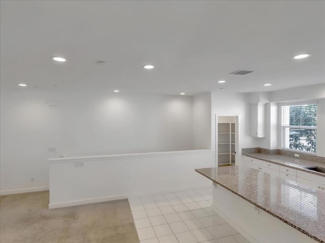 1452 N Harbor Boulevard, Santa Ana CA: https://media.crmls.org/mediaz/53ea247a-2d6f-40c6-9097-16ebdbbcea6a.jpg