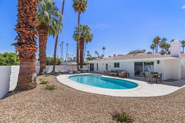 1177 S Farrell Drive, Palm Springs CA: https://media.crmls.org/mediaz/53ea253e-6cc2-4431-ab6c-e291c934b623.jpg