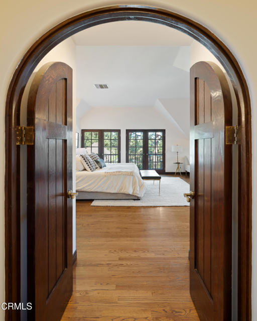 1024 Prospect Boulevard, Pasadena CA: https://media.crmls.org/mediaz/53ea326b-49f6-4f54-8bee-e581e29ed89a.jpg