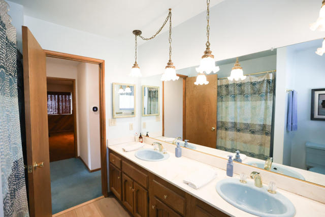 108 Palomino Drive, Big Bear CA: https://media.crmls.org/mediaz/53ea6432-d952-414c-97af-8a487970a9ff.jpg