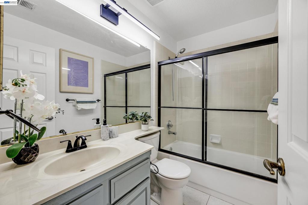 https://media.crmls.org/mediaz/53ea9711-de96-49ca-aac1-883c42f89542.jpg?preset=X-Large