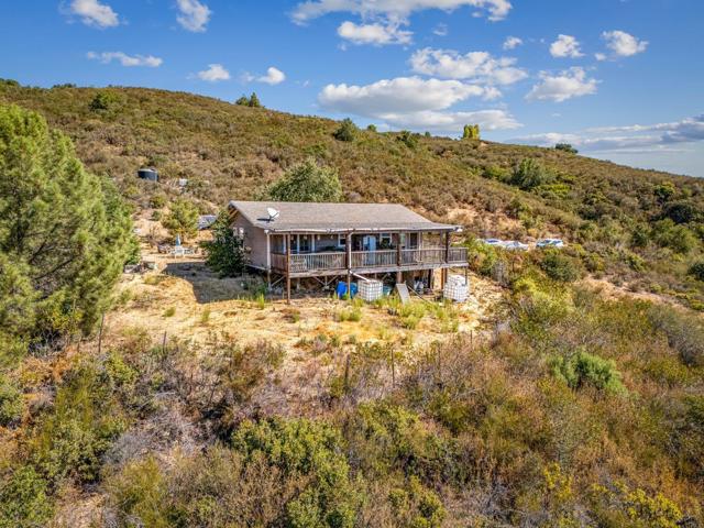6787 Croy Road, Morgan Hill CA: https://media.crmls.org/mediaz/53eb07f1-bfbe-4c68-9249-c8d1edcc53f6.jpg