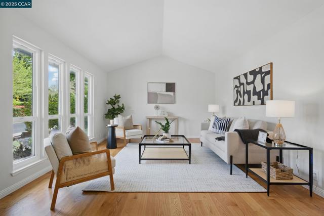 17 Bliss Ct., Pleasant Hill CA: https://media.crmls.org/mediaz/53ebd15c-11cb-4a98-804c-9d2f88385306.jpg