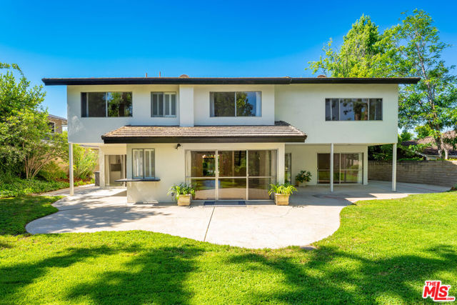 22619 Town Crier Road, Calabasas CA: https://media.crmls.org/mediaz/53ec558d-7072-4610-9980-5e29b8ccec3a.jpg