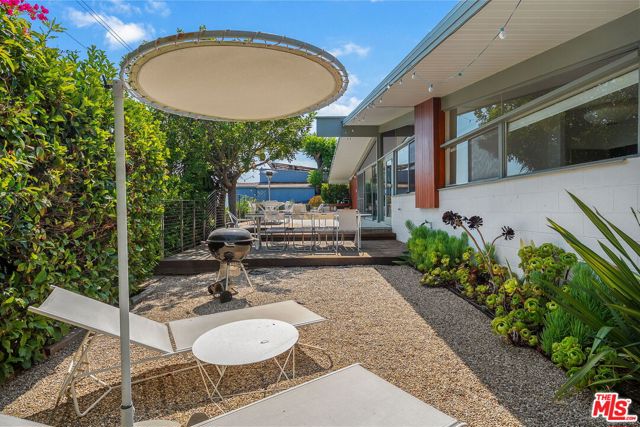 12400 Deerbrook Lane, Los Angeles CA: https://media.crmls.org/mediaz/53ecadbc-c2f7-4d33-83ba-75ae081f928b.jpg