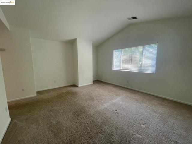 538 Apple Hill Dr, Brentwood CA: https://media.crmls.org/mediaz/53ed7801-872a-41c5-82b6-3c63732ad57d.jpg