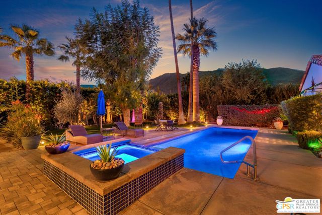 535 E Via Colusa, Palm Springs CA: https://media.crmls.org/mediaz/53ed9054-41a2-4ed1-acc8-5439be715763.jpg