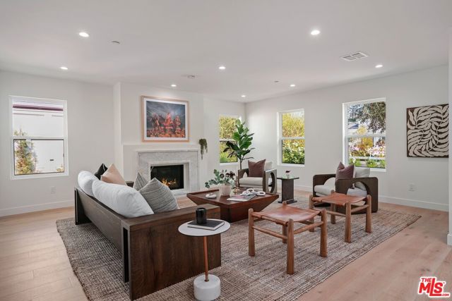 Image 4 of 29 For 4525 Greenbush Avenue